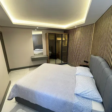 Sa Apartments! 500m To The Cleopatra Apartment