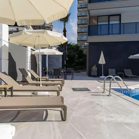 Sa Apartments! 500m To The Cleopatra