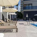 Sa Apartments! 2bd Flat 400m To The